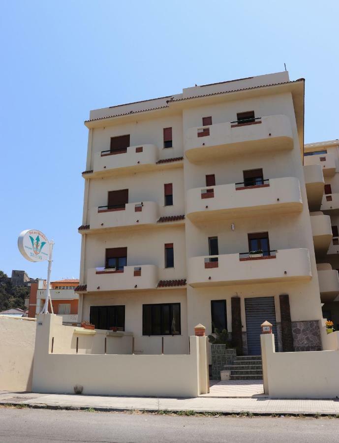 B&B Nettuno Beach Мілаццо Екстер'єр фото