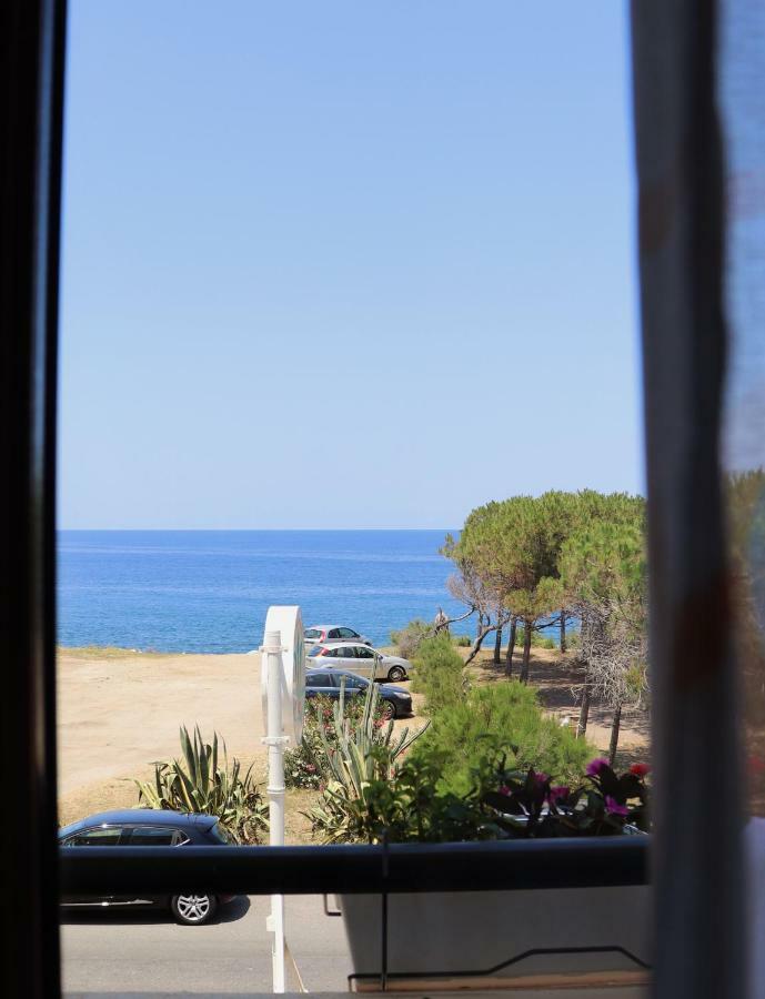 B&B Nettuno Beach Мілаццо Екстер'єр фото